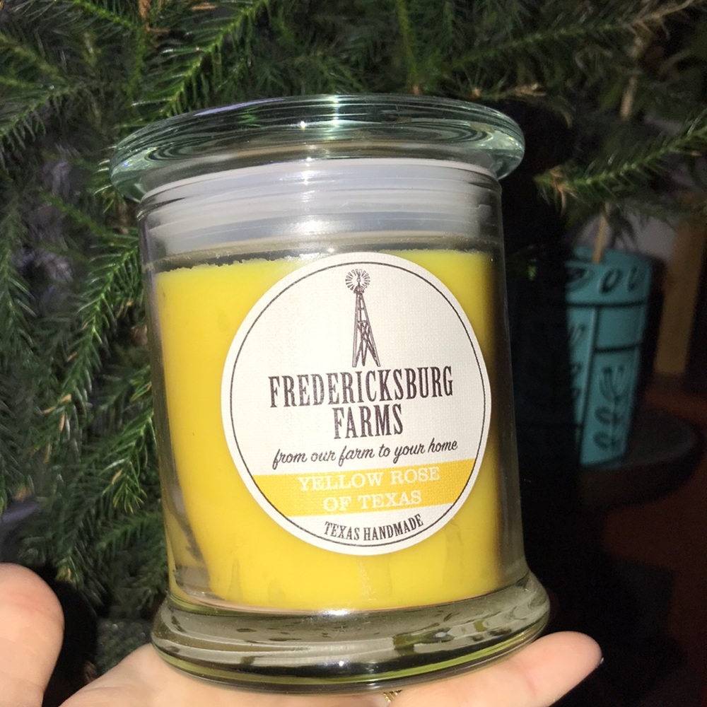 FREDERICKSBURG FARMS Candle